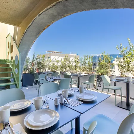 Jl Hotel St. Julian's